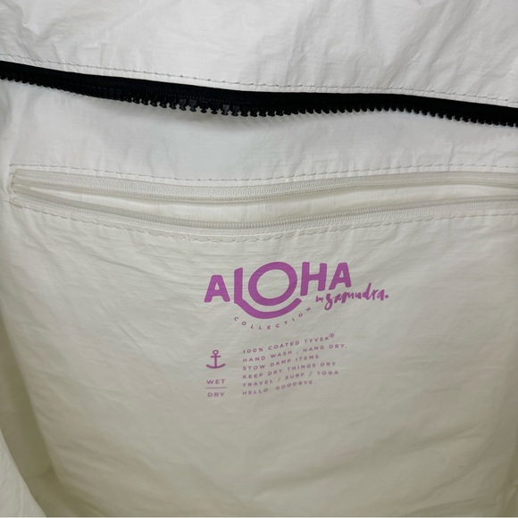 ALOHA Collection Green and Pink Tropical Tote - Picture 6 of 7